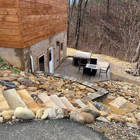 Chalet Village- Amazing Mountain Views - Piney Butt Place جاتلينبرج المظهر الخارجي الصورة