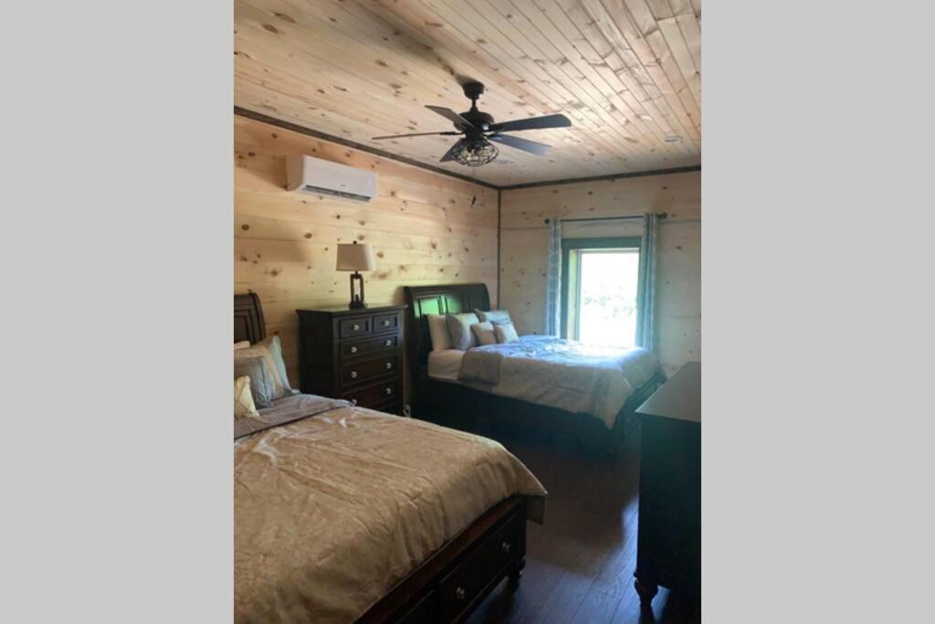 Chalet Village- Amazing Mountain Views - Piney Butt Place جاتلينبرج المظهر الخارجي الصورة