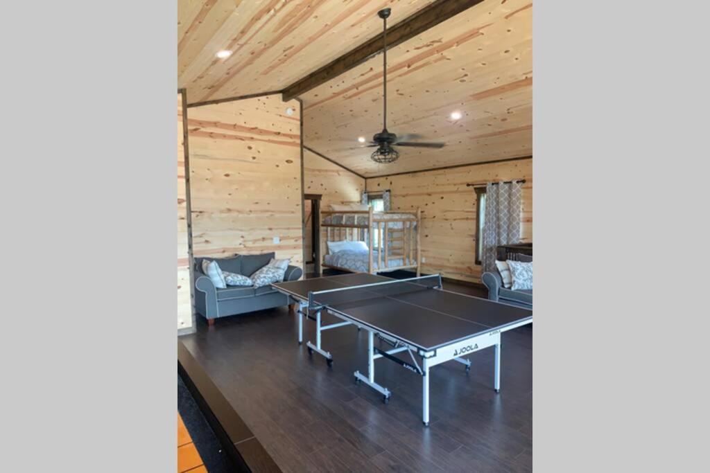 Chalet Village- Amazing Mountain Views - Piney Butt Place جاتلينبرج المظهر الخارجي الصورة