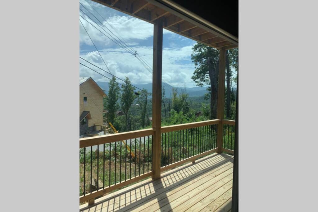 Chalet Village- Amazing Mountain Views - Piney Butt Place جاتلينبرج المظهر الخارجي الصورة