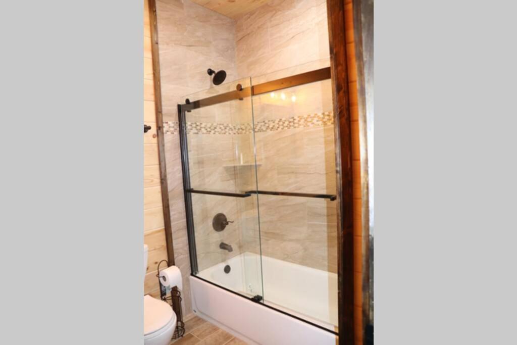 Chalet Village- Amazing Mountain Views - Piney Butt Place جاتلينبرج المظهر الخارجي الصورة