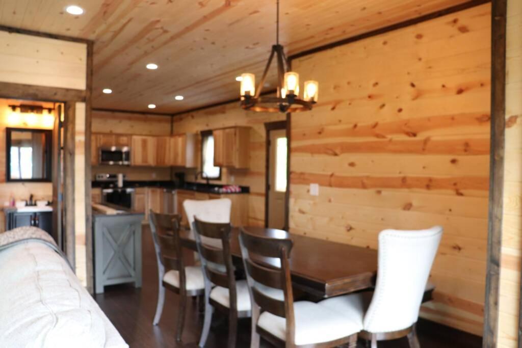 Chalet Village- Amazing Mountain Views - Piney Butt Place جاتلينبرج المظهر الخارجي الصورة