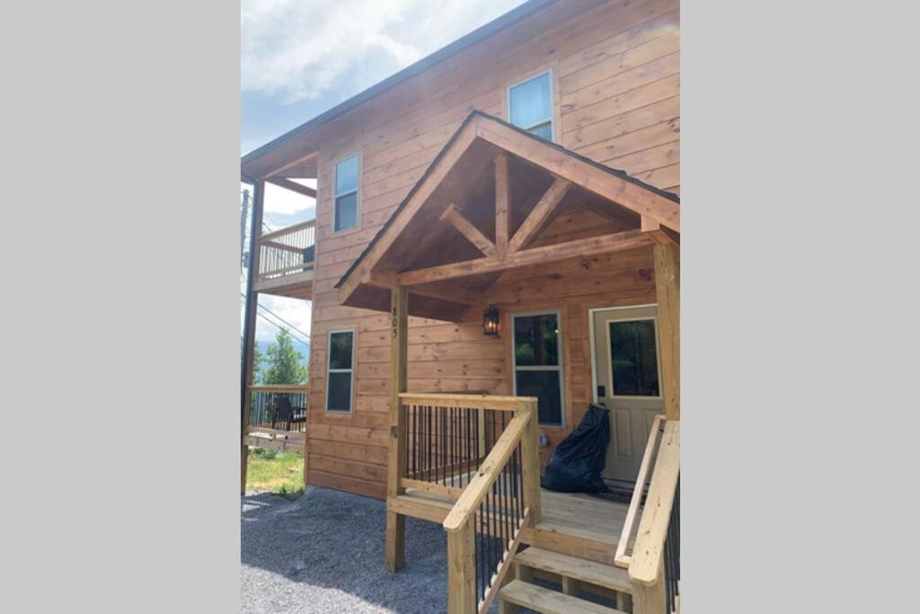 Chalet Village- Amazing Mountain Views - Piney Butt Place جاتلينبرج المظهر الخارجي الصورة