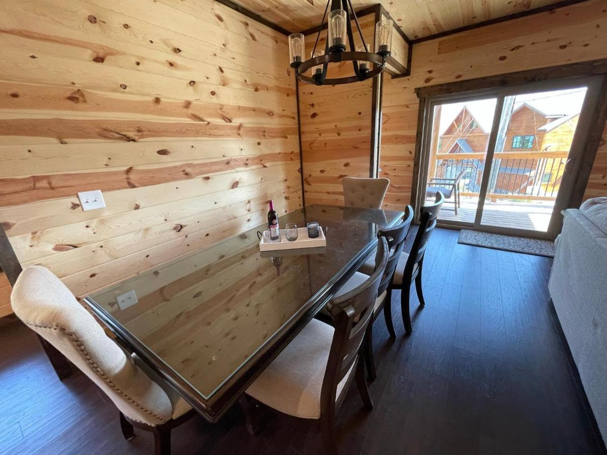 Chalet Village- Amazing Mountain Views - Piney Butt Place جاتلينبرج المظهر الخارجي الصورة