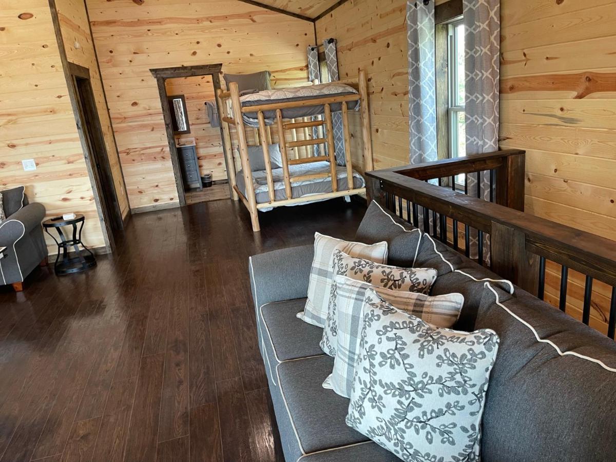 Chalet Village- Amazing Mountain Views - Piney Butt Place جاتلينبرج المظهر الخارجي الصورة