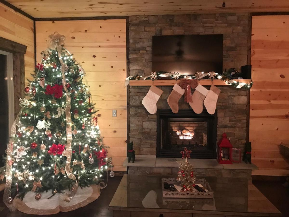 Chalet Village- Amazing Mountain Views - Piney Butt Place جاتلينبرج المظهر الخارجي الصورة